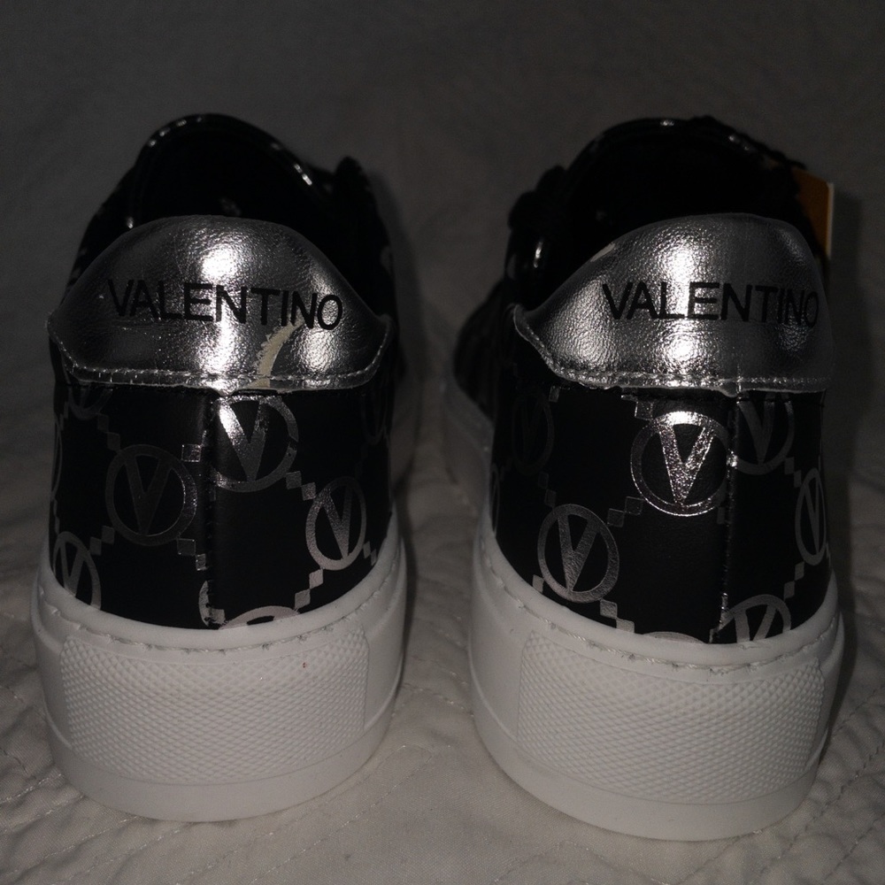 VALENTINO Logo Styled LOW CUT SNEAKERS๐100% REAL LEATHER - Picture 7 of 10